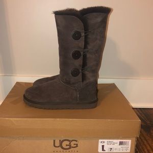 W Bailey Button Triplet